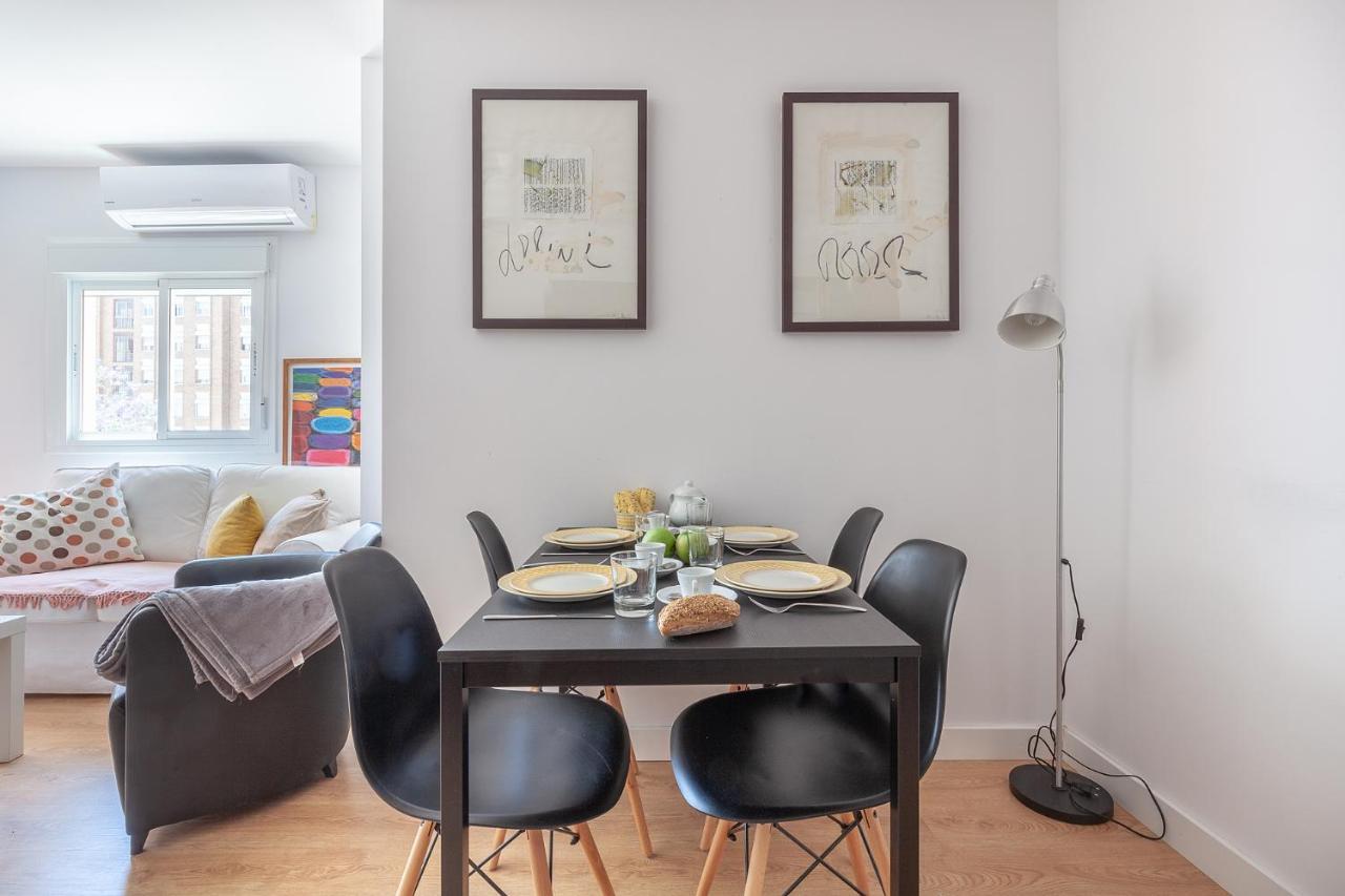 Apartamento Luminoso Y Acogedor En Sevilla. A/C. ภายนอก รูปภาพ